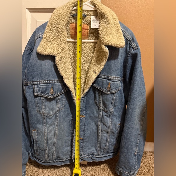Levi's Cream Sherpa Lined Trucker Jacket - Picture 15 of 16